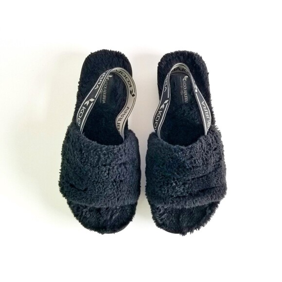 UGG Fluff Yeah Slide Black Slipper Sandal Sz 7 38 Sheepskin Fur Gray Soles - Picture 4 of 14